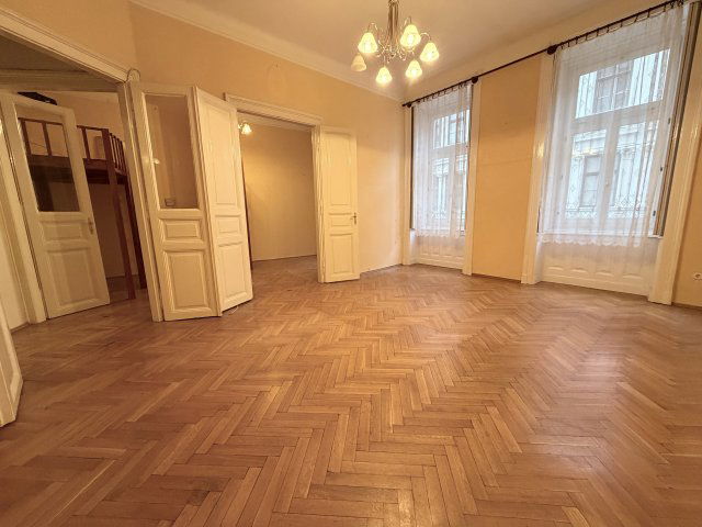 Eladó téglalakás, VIII. kerületben, Bródy Sándor utcában