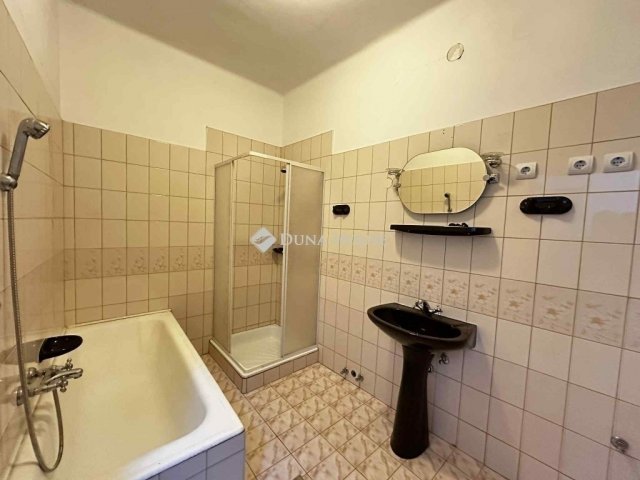 Eladó családi ház, Hódmezővásárhelyen 78 M Ft, 6 szobás