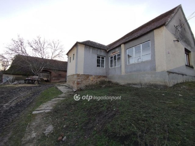 Eladó családi ház, Bakócán 10.5 M Ft, 2 szobás