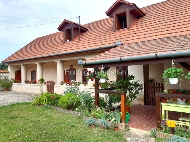 Eladó családi ház, Monokon 72 M Ft, 5+1 szobás