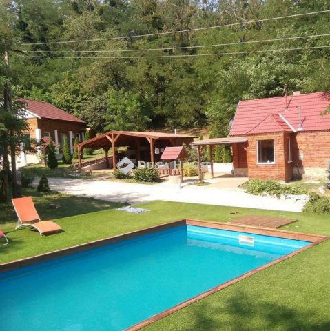 Eladó családi ház, Bakonyszentlászlón 155 M Ft, 5 szobás