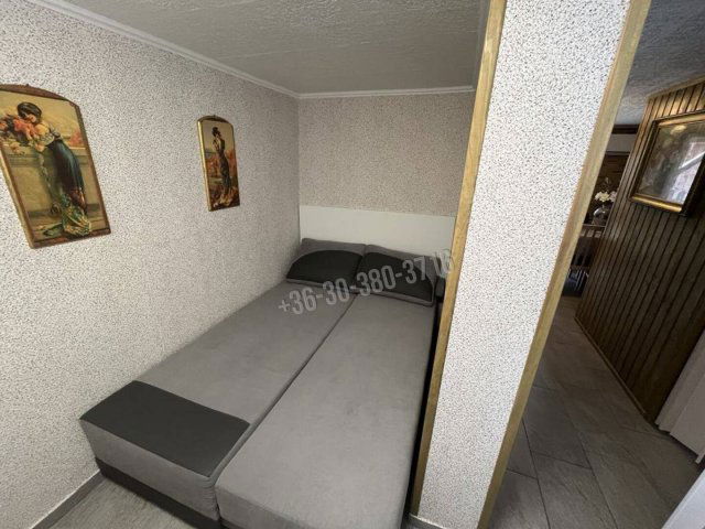 Eladó családi ház, Nagyvenyimen 39.5 M Ft, 2 szobás