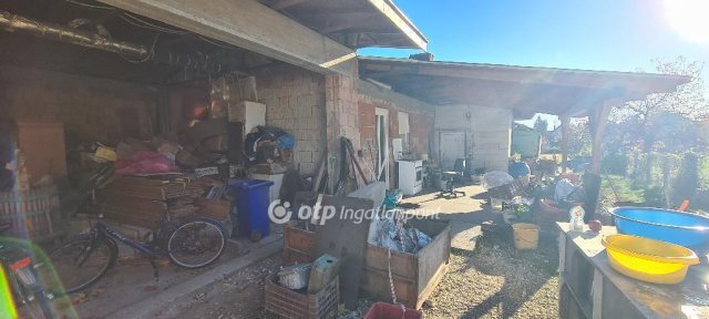 Eladó családi ház, Dunaharasztin 130 M Ft, 6 szobás