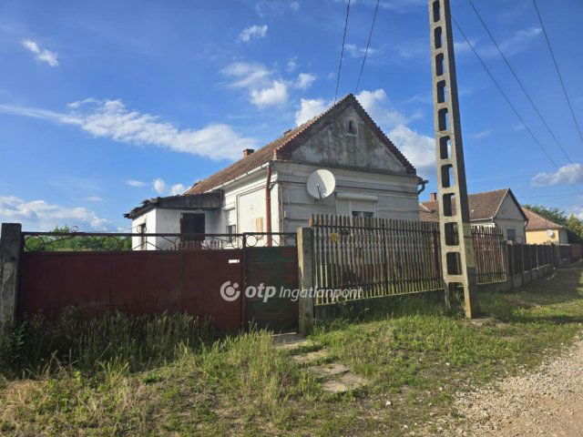 Eladó családi ház, Létavértesen 15.99 M Ft, 2 szobás