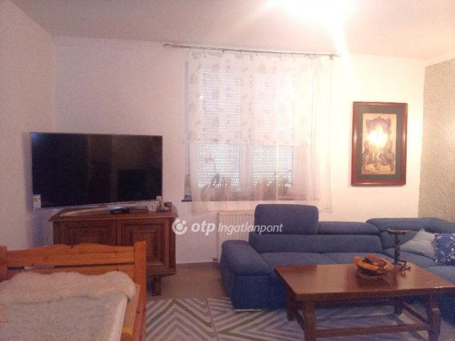 Eladó családi ház, Sásdon 27 M Ft, 2 szobás