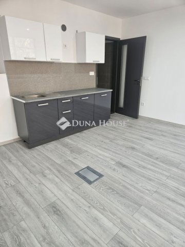 Eladó téglalakás, Debrecenben 459 M Ft, 13 szobás