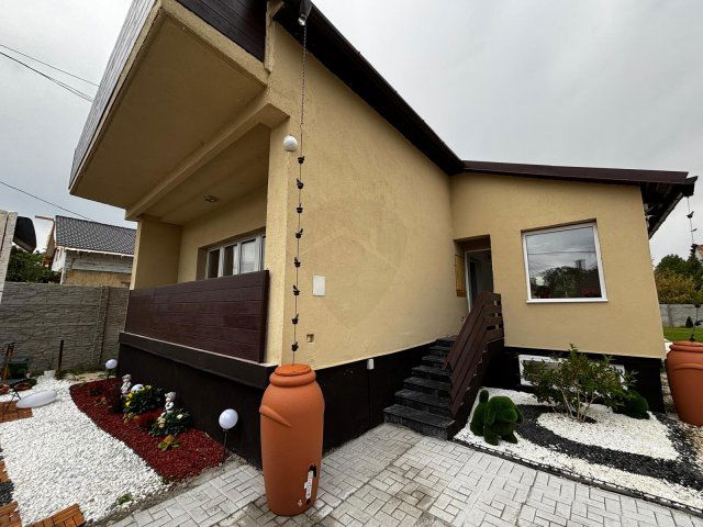 Eladó családi ház, Szigethalmon 99.9 M Ft, 7 szobás