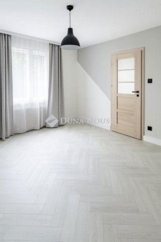 Eladó családi ház, Székesfehérvárott 70 M Ft, 3 szobás