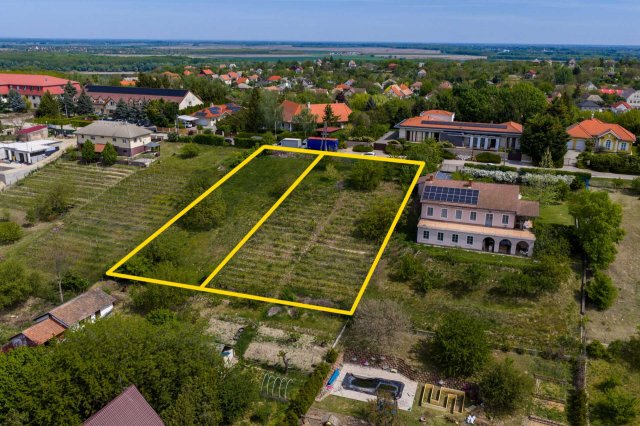 Eladó családi ház, Kulcson 189.9 M Ft, 5 szobás