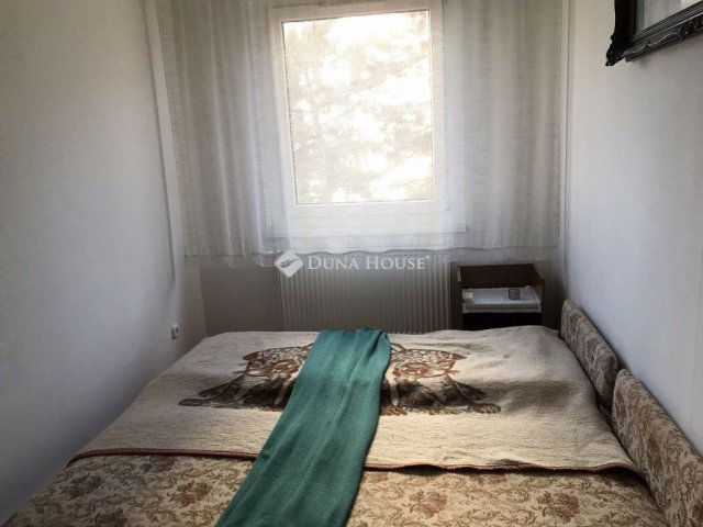 Eladó panellakás, Siófokon 69.9 M Ft, 4 szobás