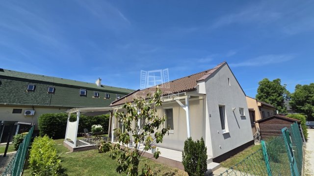Eladó családi ház, Siófokon 75.737 M Ft, 3 szobás