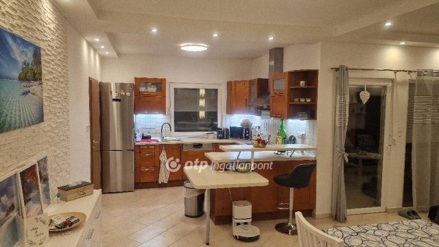 Eladó családi ház, Nagykozáron 140 M Ft, 3+1 szobás