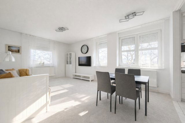 Eladó téglalakás, Székesfehérvárott 72.9 M Ft, 3 szobás