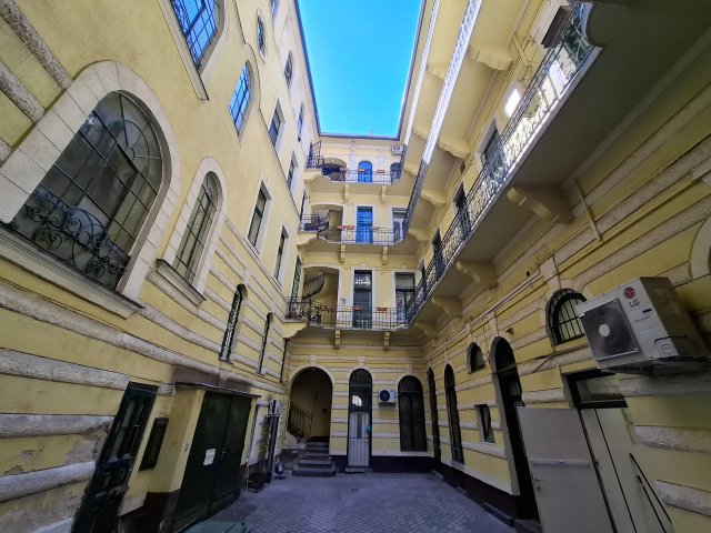 Eladó téglalakás, Budapesten, VIII. kerületben 100 M Ft
