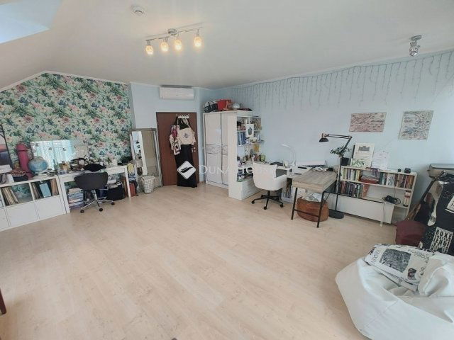 Eladó családi ház, Szegeden 214.9 M Ft, 5 szobás