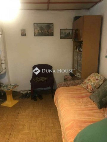 Eladó családi ház, Cegléden 15.9 M Ft, 1 szobás