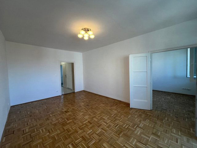 Kiadó téglalakás, albérlet, Kecskeméten, Kossuth téren