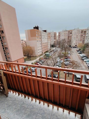 Eladó panellakás, Dunaújvárosban 34.9 M Ft, 2 szobás