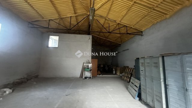 Kiadó ipari ingatlan, Szombathelyen, Szövő utcában 400 E Ft / hó