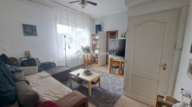 Eladó családi ház, Vecsésen 79.9 M Ft, 4 szobás