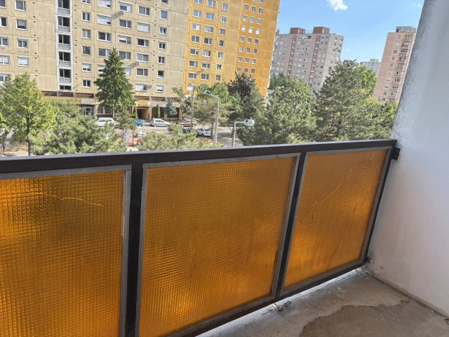 Eladó panellakás, Győrött 42.5 M Ft, 2 szobás