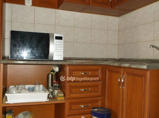 Eladó családi ház, Gyöngyösön 39.9 M Ft, 1 szobás