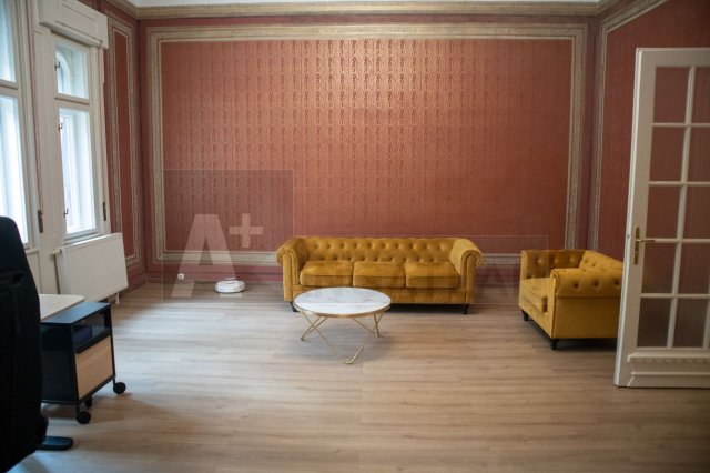 Kiadó téglalakás, albérlet, Szegeden 290 E Ft / hó, 3 szobás