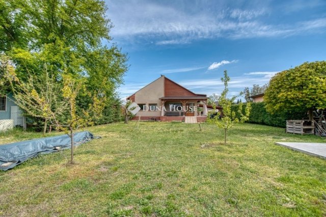 Eladó családi ház, Délegyházán 157 M Ft, 4 szobás