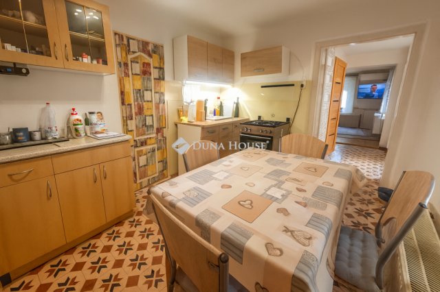 Eladó családi ház, Budapesten, XVIII. kerületben 93 M Ft