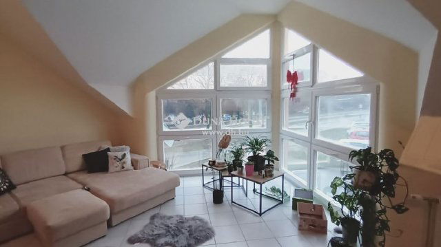 Eladó téglalakás, Veszprémben 119.9 M Ft, 4 szobás