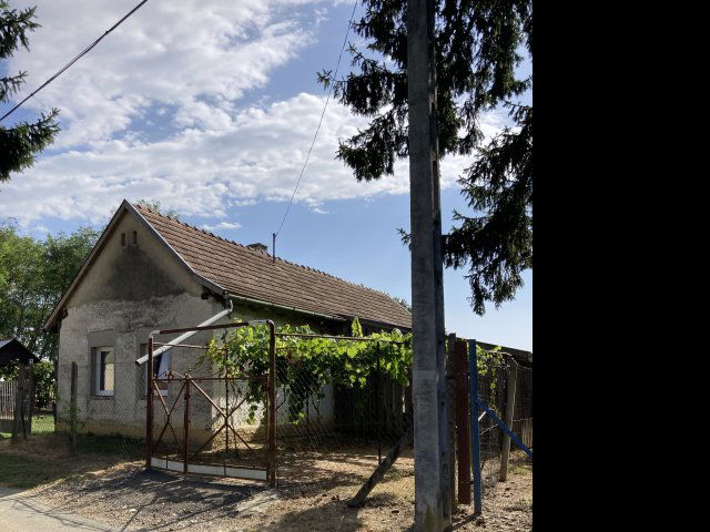 Eladó nyaraló, Nován 3.6 M Ft, 1 szobás / költözzbe.hu