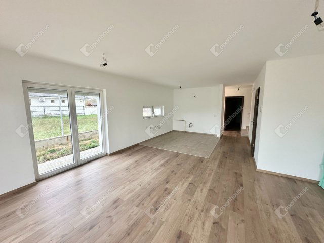 Eladó ikerház, Budapesten, XVI. kerületben 169.9 M Ft, 5 szobás