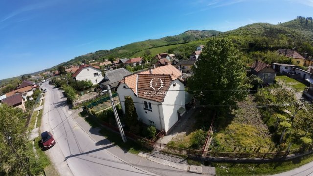 Eladó családi ház, Arlón 14.99 M Ft, 2 szobás
