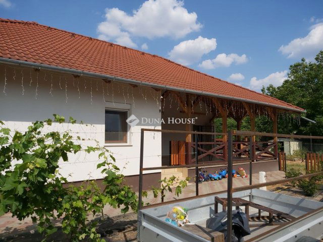 Eladó családi ház, Szigethalmon 57 M Ft, 3 szobás