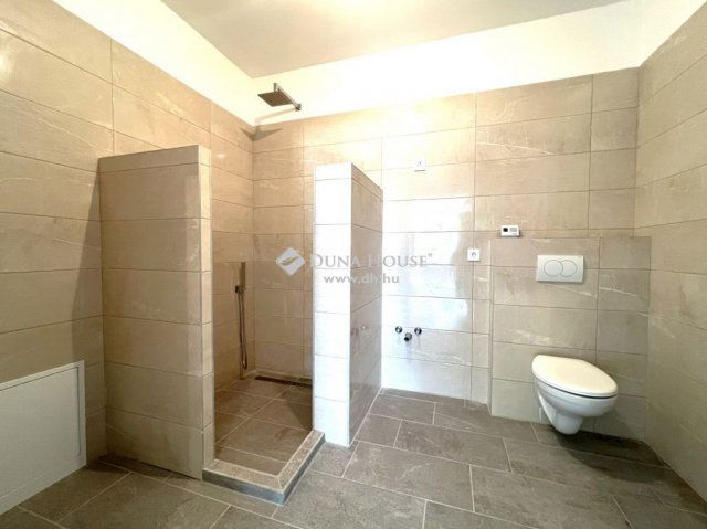 Eladó téglalakás, Velencén 72.99 M Ft, 3 szobás
