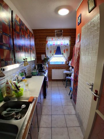 Eladó téglalakás, Keszthelyen 65 M Ft, 3+2 szobás