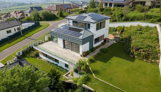 Eladó családi ház, Ürömön 414 M Ft, 7 szobás