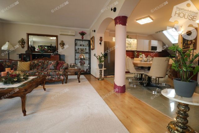 Eladó téglalakás, Kiskőrösön 49.5 M Ft, 3 szobás