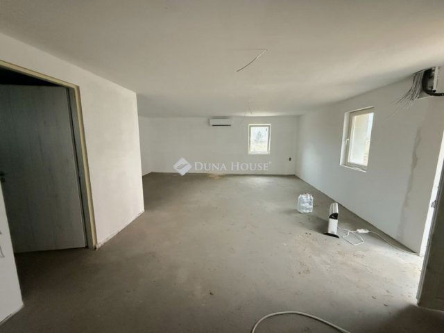 Eladó családi ház, Kókán 44.9 M Ft, 3 szobás