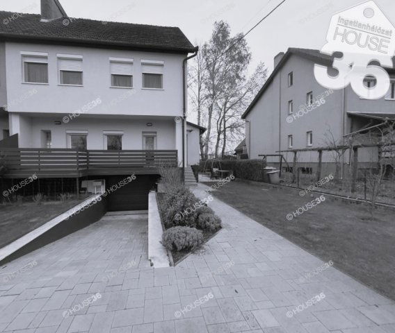 Eladó ikerház, Kecskeméten 111.5 M Ft, 5 szobás