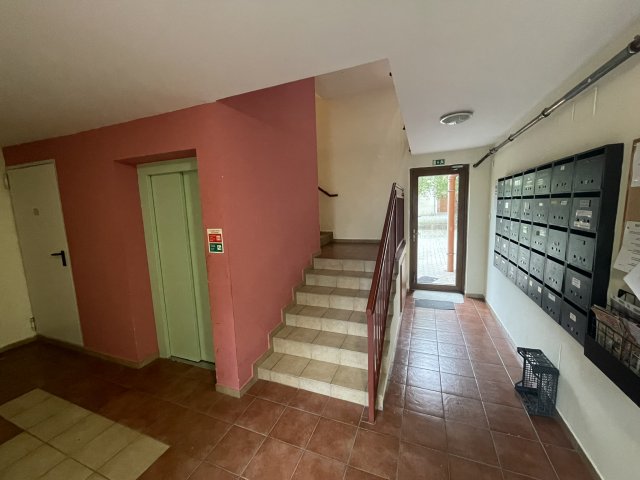Eladó téglalakás, Veszprémben 79 M Ft, 3 szobás