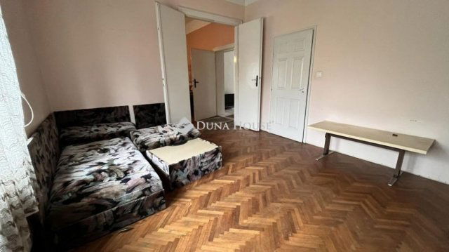 Eladó családi ház, Szombathelyen 69.99 M Ft, 6 szobás