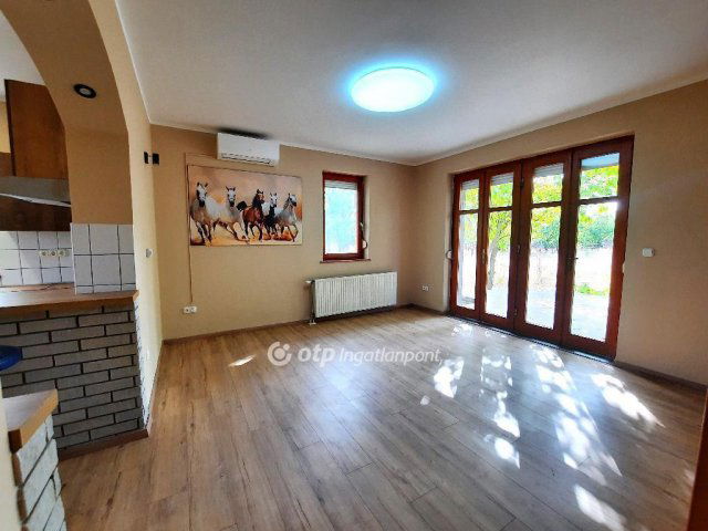 Eladó családi ház, Kiskunfélegyházán 124.9 M Ft, 2+3 szobás