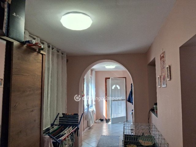 Eladó családi ház, Dobán 30 M Ft, 1+2 szobás