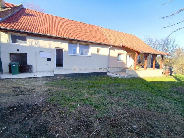 Eladó családi ház, Dombóváron, Kossuth Lajos utcában 15.9 M Ft