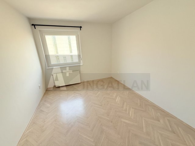 Kiadó iroda, Szegeden 380 E Ft / hó, 4 szobás