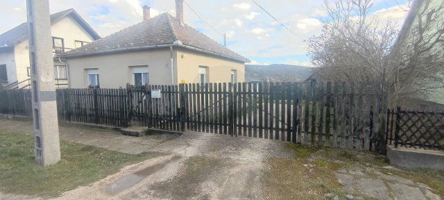 Eladó családi ház, Biatorbágyon 114.9 M Ft, 3 szobás