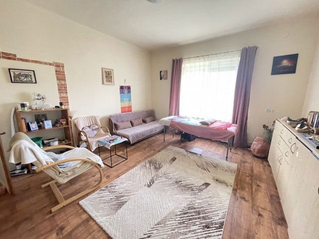 Eladó családi ház, Pakson 60 M Ft, 4 szobás