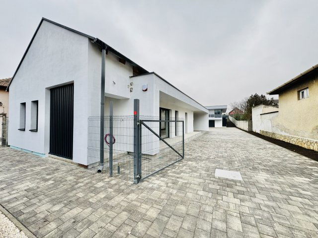 Eladó családi ház, Dunaharasztin 270 M Ft, 5+2 szobás