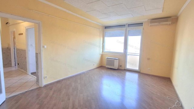 Eladó téglalakás, Szolnokon 31 M Ft, 1+1 szobás